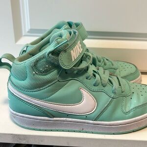 Nike kids court borough mid  2 casual